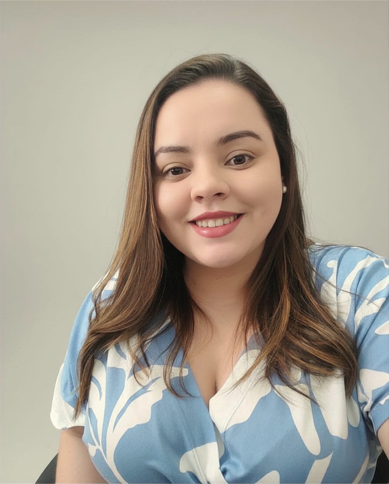 Nutricionista Luana Moreira em seu consultório